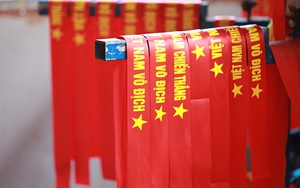 Thăm xưởng sản xuất băng rôn, cờ Tổ quốc trong 'sức nóng' U23 Việt Nam