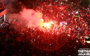 'Ánh hào quang' bừng sáng Hồ Gươm sau chiến thắng của U23 Việt Nam