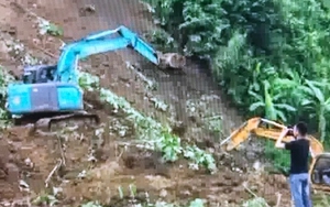 VIDEO: 18 người chết và mất tích do mưa lũ