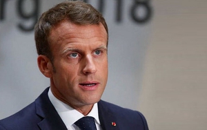 Tổng thống Pháp gặp khó khăn sau khi Bộ trưởng Nội vụ từ chức