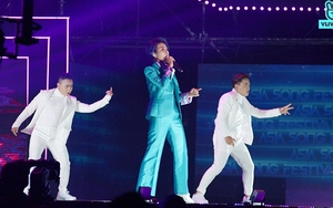 Vũ Cát Tường 'bùng nổ' trên sân khấu Asia Song Festival 2018