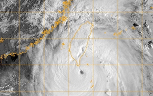 Siêu bão gần Biển Đông có sức gió mạnh nhất 200km/giờ, giật trên cấp 17
