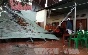 Phú Yên: Nhiều người bị thương và nhà ở bị tốc mái do lốc xoáy
