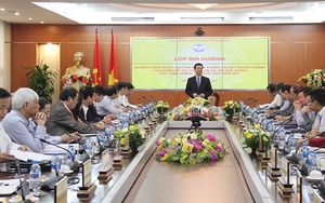 Bộ trưởng Nguyễn Mạnh Hùng: Lúc khó khăn, tướng phải đi đầu