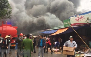 Nghệ An: Đang cháy lớn tại dãy nhà kho ở gần khu vực chợ Vinh