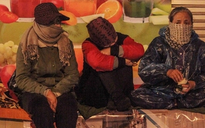 Hình ảnh người Hà Nội co ro trong đợt rét sâu nhất kể từ đầu mùa Đông