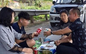 'Mở tiệc' trên cao tốc, tài xế bị phạt tiền, tước giấy phép lái xe 2 tháng