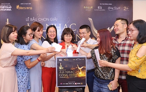 Chùm ảnh: Các nhà báo 2 miền Nam - Bắc bỏ phiếu bầu chọn Giải Âm nhạc Công hiến 2019