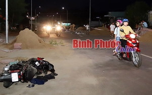 Hai xe máy tông trực diện, một người chết, 2 người bị thương