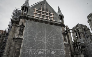 Lần đầu tiên trong 200 năm Nhà thờ Đức Bà Paris không cử hành Thánh lễ Giáng sinh