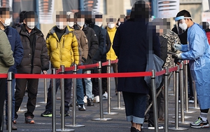 Thế giới có khống chế được biến thể mới của virus SARS-CoV-2?