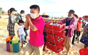 Góp cá gửi người dân vùng dịch ở TP HCM