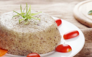 Nhiều trường hợp cấp cứu nghi ngộ độc pate chay