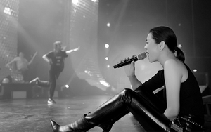 Lệ Quyên 'xõa hết mình' trong buổi tập luyện Liveconcert 'Người tình'