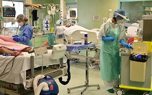 Thử nghiệm nhiễm chủ động trên người đầu tiên về khả năng lây truyền virus SARS-CoV-2