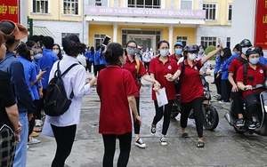 Thi tốt nghiệp THPT 2021: Phổ điểm trung bình môn Ngoại ngữ dự kiến 6-7 điểm