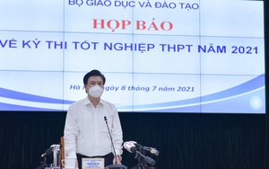Thi tốt nghiệp THPT 2021: Lọt đề thi Toán do thí sinh tại Quảng Bình mang điện thoại vào phòng thi