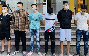 Bắt nhóm mang vòng hoa đến nhà chị để đòi nợ em