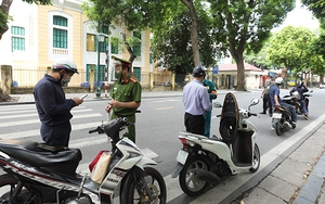 Hà Nội: Xử nghiêm nhiều trường hợp ra ngoài không có nhu cầu thiết yếu
