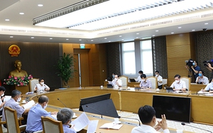 Chuyên gia, nhà khoa học bàn biện pháp chống dịch Covid-19 trong tình hình mới