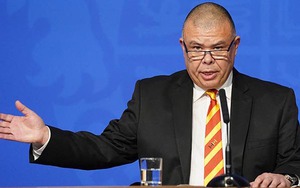 Giáo sư gốc Việt vinh dự được Nữ hoàng Anh phong tước Hiệp sĩ