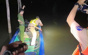 Nỗ lực tìm kiếm người mất tích sau va chạm xuồng máy trên sông ở Đồng Nai