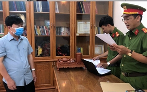 Bắt tạm giam Giám đốc CDC Cà Mau liên quan đến mua sinh phẩm xét nghiệm của Công ty Việt Á