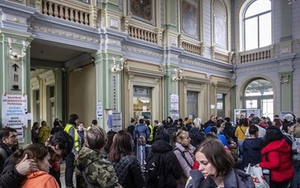 Quốc tế cam kết hỗ trợ người dân Ukraine hơn 10 tỷ euro