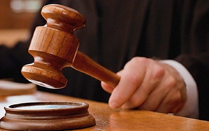 Truy tố đối tượng tống tiền người tình cũ