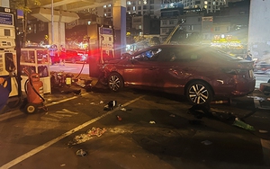Hà Nội: Khởi tố vụ án, tạm giữ hình sự lái xe ô tô đâm vào cây xăng khiến 8 người bị thương