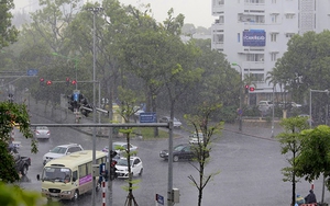 Cơn mưa ngang qua, Hà Nội hạ nhiệt sau trận nắng nóng kỷ lục