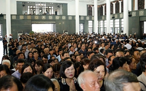 VIDEO tiễn biệt Thầy Văn Như Cương: 'Đám tang đông nhất trong mấy chục năm nay'