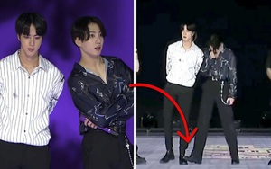 Jin và Jungkook lại ‘đành hanh’ nhau ngay trên sân khấu Bang Bang Con
