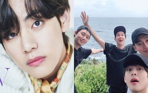 Nam diễn viên Choi Woo Sik 'đập hộp' tạp chí phiên bản V BTS của DICON