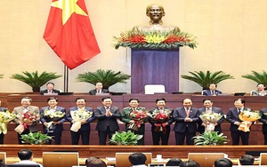 Trình Quốc hội phê chuẩn việc bổ nhiệm 2 Phó Thủ tướng và 12 bộ trưởng, trưởng ngành