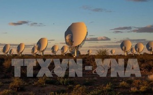 Tổ hợp kính thiên văn MeerKAT Nam Phi phát hiện nhóm 20 thiên hà mới