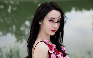 Không hề an tĩnh, Địch Lệ Nhiệt Ba muốn làm người đẹp tấu hài của C-biz