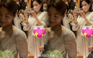 Son Ye Jin hiếm hoi lộ bụng bầu trong đám cưới bạn thân