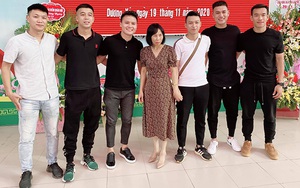 Quang Hải về thăm lò 'Hoàng Anh Gia Lâm' trong ngày 20/11