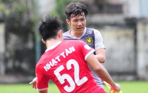 Người cũ Hà Nội về với CLB Khánh Hoà, tiền vệ Phan Văn Long gia hạn hợp đồng