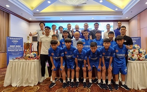 HLV Park Hang Seo truyền cảm hứng cho các tài năng bóng đá trẻ