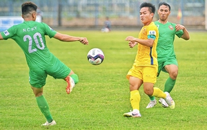 Quảng Nam đón cựu cầu thủ Hà Nội, chia tay 15 cầu thủ