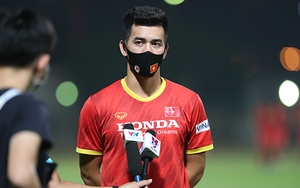 HLV Park Hang Seo nóng lòng gọi điện kiểm tra Tiến Linh