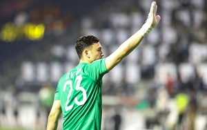 HLV Park gặp khó với bài toán Văn Lâm hay Tấn Trường