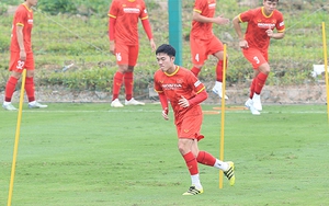 Xuân Trường lập siêu phẩm đá phạt trong trận đấu tập với U22 Việt Nam