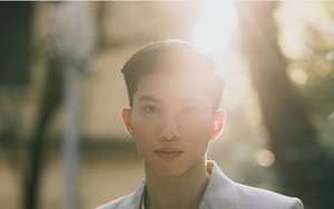 Văn Hậu vào vai thư sinh trong bộ ảnh chiều Đông