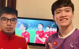 Đức Huy ‘giả nai’ cùng Hoàng Đức cổ vũ tuyển Việt Nam