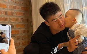 Vợ chồng Duy Mạnh vất vả chụp ảnh cùng con trai đầu lòng