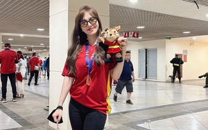 Chiều bạn gái như Hoàng Đức, hết trao HCV lại dẫn đi ăn mừng sau SEA Games 31