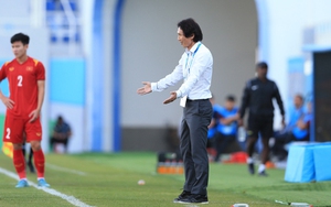 HLV Hoàng Văn Phúc bất ngờ vì sự táo bạo của HLV Gong